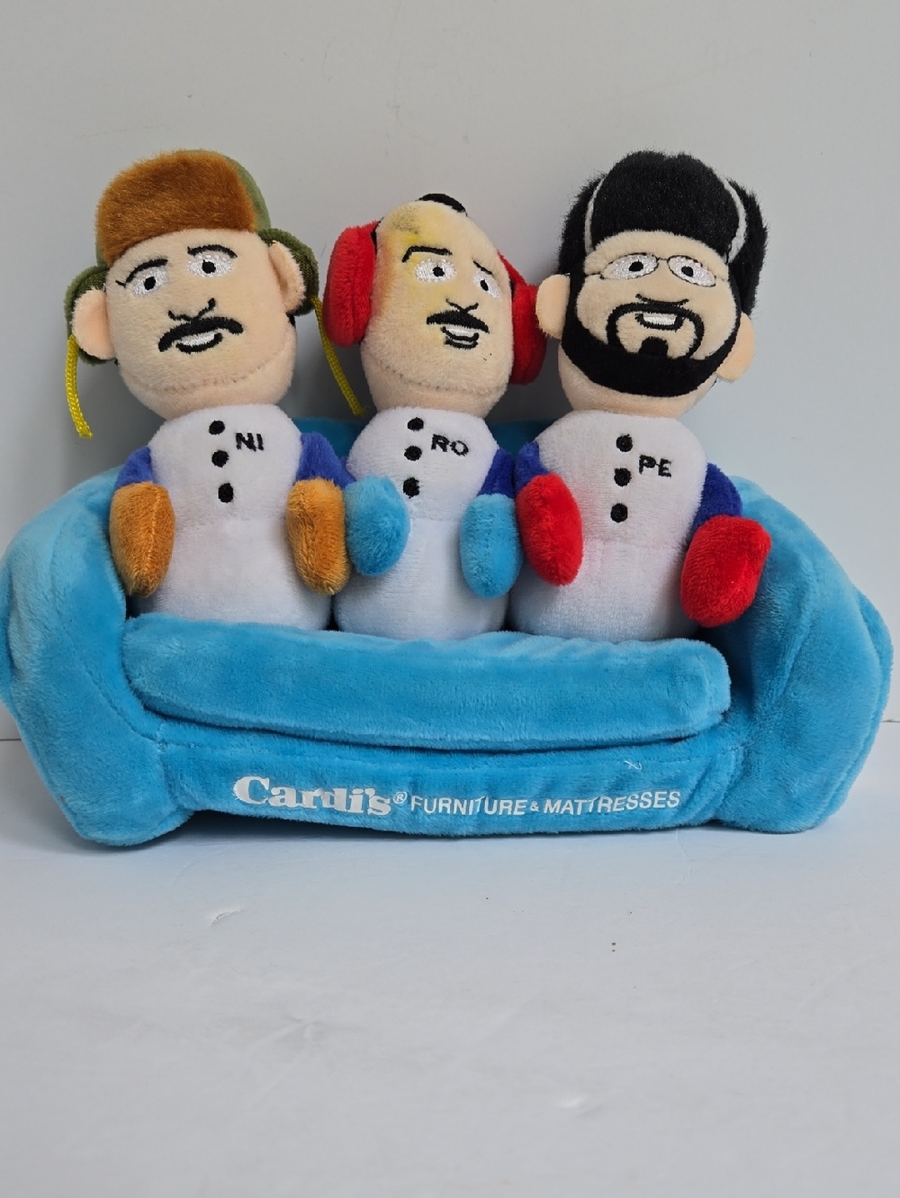 CARDI'S FURNITURE Ni Ro Pe Promo Plush 9" Couch Snowman Winter 2018